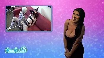 播放 Camsoda 上的病毒搞笑色情影片