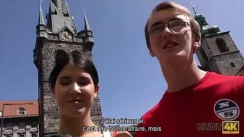 تشغيل فتاة تغش صديقها من أجل ممارسة الجنس مع رجل قبيح ، لكنه يديرها