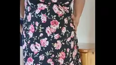 Играть BBW Granny Morsbumble раскрывает свою пухлую задницу после удаления больших трусиков
