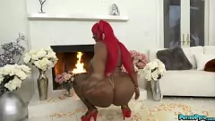 Riproduci Curvaceous BBW Milf Victoria Cakes in Stockings fa schifo e profondi più grandi cazzi bianchi