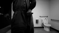 Jouer Busty Brunette's Bathroom Solo Play à Londres, Ontario