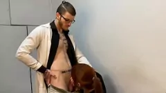 Odtwórz Livinha Carmona daje najgłębsze gardło w gabinecie tego lekarza, porno, które trzeba zobaczyć