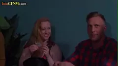 चलाएँ डरपोक ब्रिटिश दृश्यरतिकों ने गर्म सुनहरे बालों वाली लड़की को डॉगी स्टाइल और मिशनरी में चूत चोदते हुए कैद कर लिया